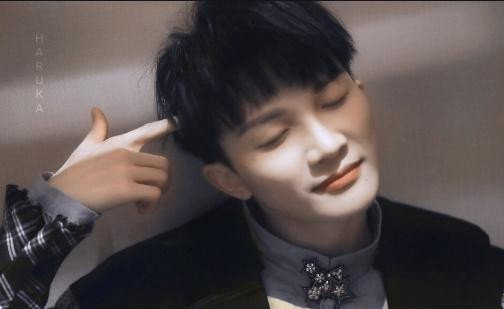 周深的简历及歌曲,周深是否真的整容