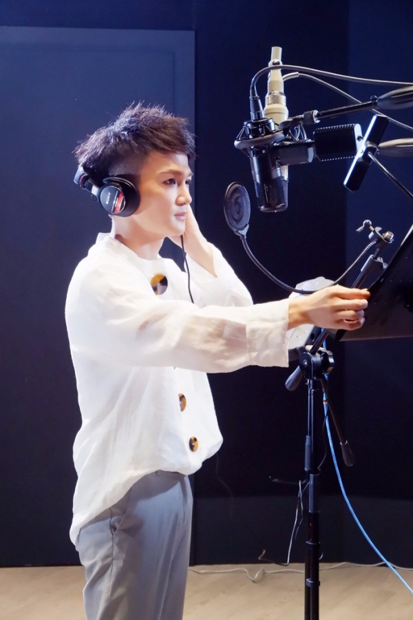 周深携专辑入围唱工委新人奖 新歌三连发变次元破壁小王子