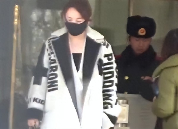 马丽周深李玉刚现身春晚首次彩排 张一一于蕾联合执导