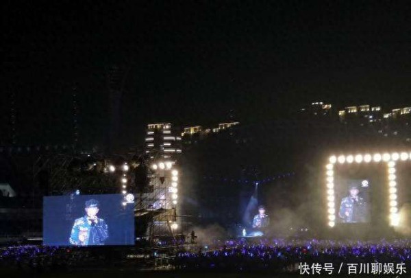 周深一晚赶5场跨年演唱会，看着热闹，其实挺让人心疼