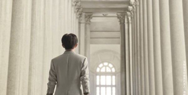 易烊千玺一路开挂!拿下首个全球代言人太霸气