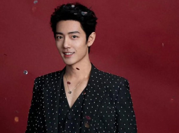 顶流的尽头是续约王,肖战安吉尔三杀成功