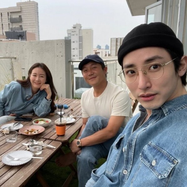 曹世镐婚礼引发娱乐圈热议明星云集展现时尚圈人脉