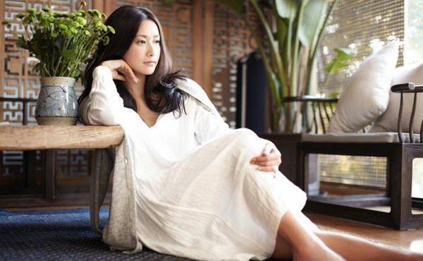 演员、作家、导演，多面才女误入北影，成大陆首个票房过亿女导演