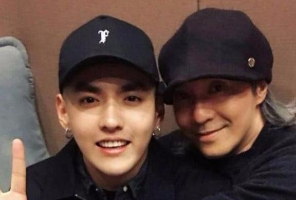 都被星爷给骗了, “龅牙珍”的颜值如此真高，与儿子合照太漂亮