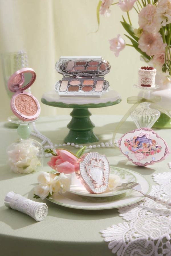 花知晓:美妆界的梦幻诗篇——品牌营销推广背后的故事