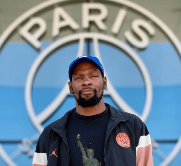 巴黎圣日耳曼发布备战花絮；今夜复出首秀；NBA季后赛任务艰巨；资深球员宣示担当的简单介绍