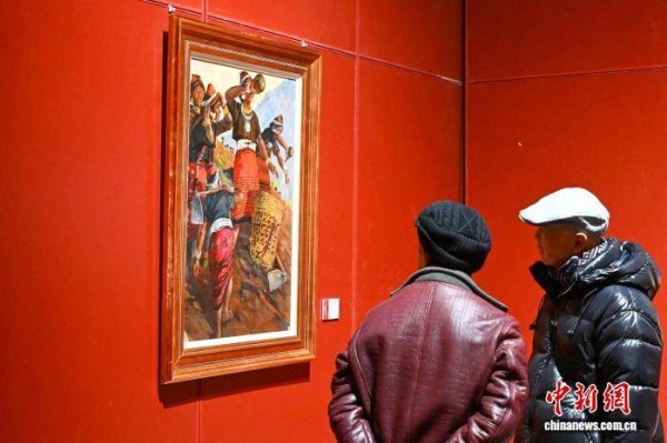 谷嶙教授捐赠作品亮相昆明 多画种呈现创作精髓