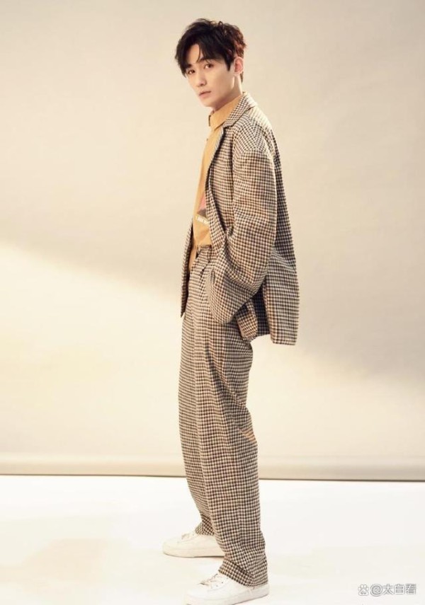 流量明星时尚大片曝光 造型亮点深度解析