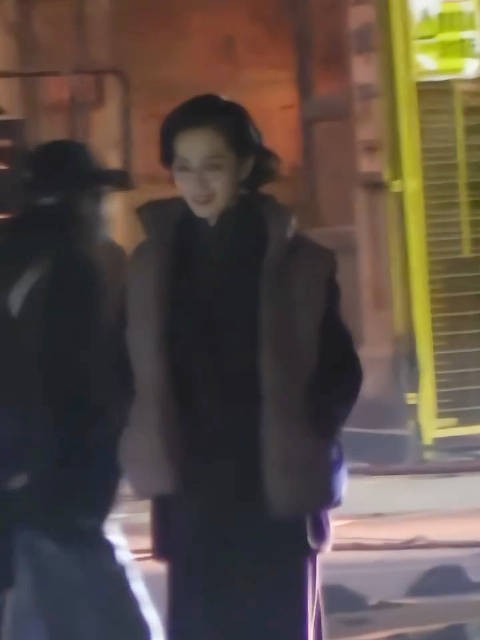 这与身俱来的书卷气质！凌汶同志真的好美