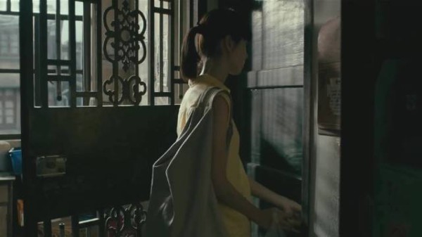 左耳：男人靠女孩养着，竟然还背着女孩找女人，杨洋最大尺度渣男