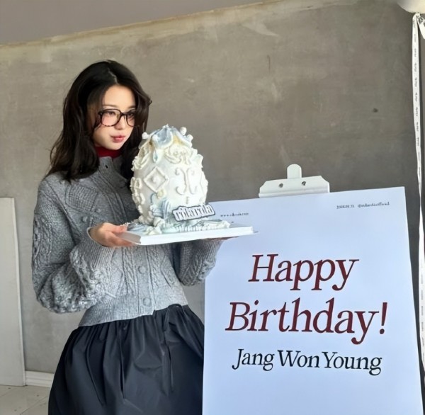 张元英过20岁生日,她究竟多有仪式感?出道6年的她,已经今非昔比