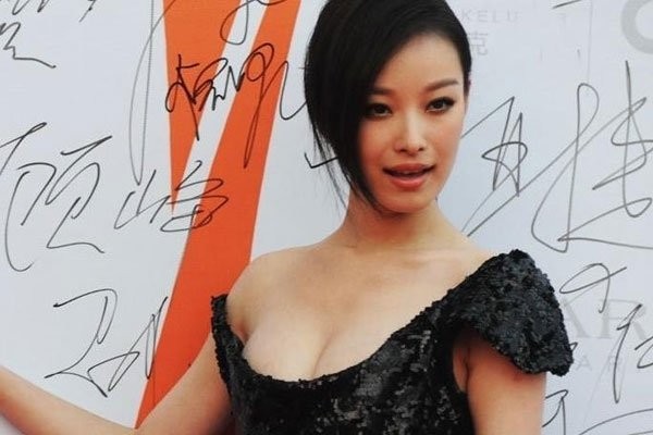 倪妮为什么讨人厌(黑历史19张托奶门) 倪妮的一天八次是真的吗天涯