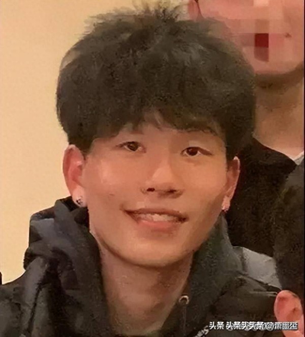 陈坤儿子成年样貌曝光,母亲基因渐显现,网友惊呼:像谁一目了然