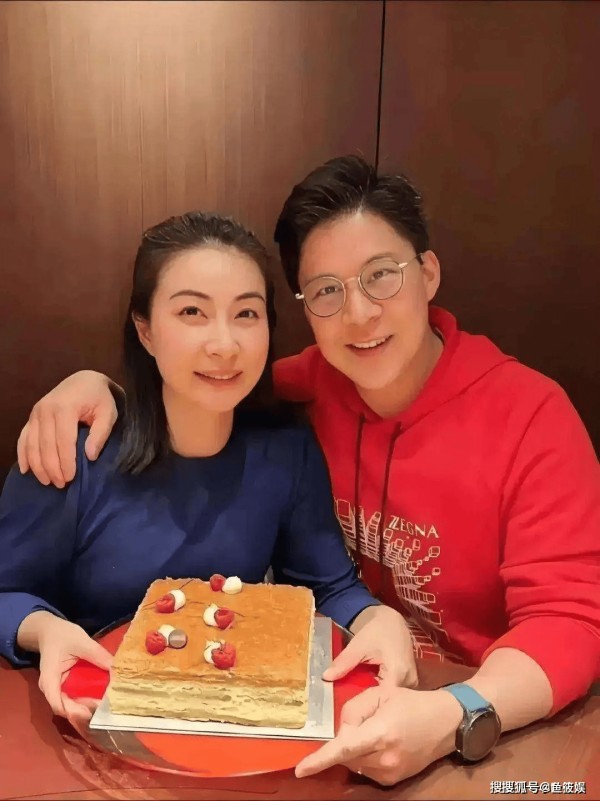 赌王千金密会霍启刚三小时，郭晶晶沉默三天删光甜蜜动态引猜测