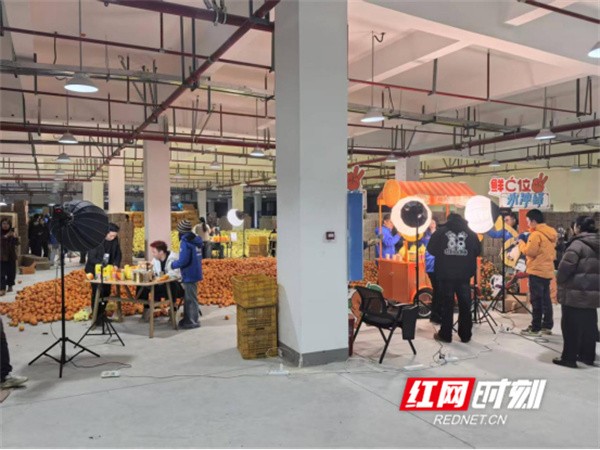 湘超永州队携手永州陆港“直播助农”创佳绩