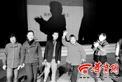 写作医书成明星&nbsp;&nbsp;&nbsp;中里巴人西安讲座受追捧