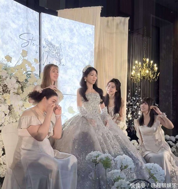 卢昱晓伴娘风波揭示女艺人两难:高调被批低调被嫌,真诚笑容赢人心