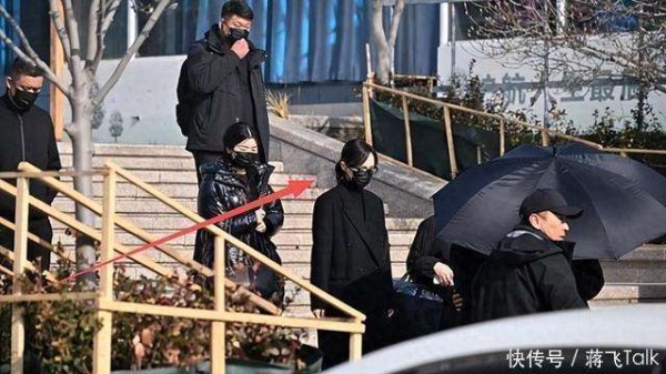 罗晋携任素汐去祈福后，唐嫣连发三文表态，婚变传闻终于真相大白