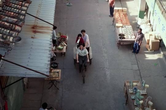 赵丽颖跨界担任月海镇镇长,手工基建展现反差萌