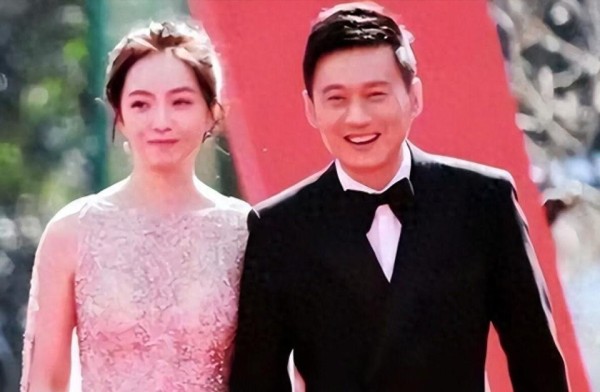 戏里演父女，戏外成婚育子，这对艺人遮掩了整个娱乐圈9年