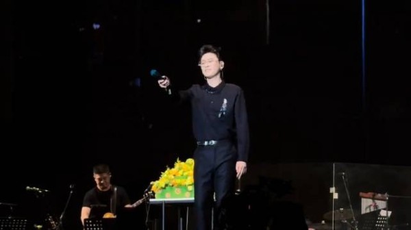 张云雷济南生日演唱会20250111举行，去年表演小品今年形式引期待