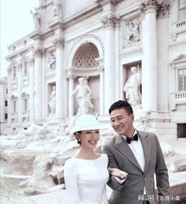 嫁给著名演员26年,生下“大明星“儿子,还有贴心女儿,好幸福