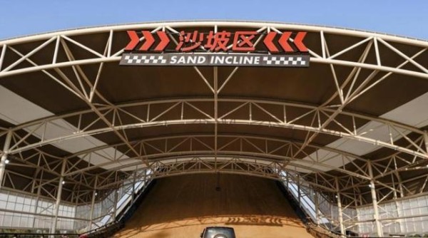 多少车企都坐不住了，比亚迪2024年净利润达402亿，十年翻了百倍，实力碾压竞争对手-有驾