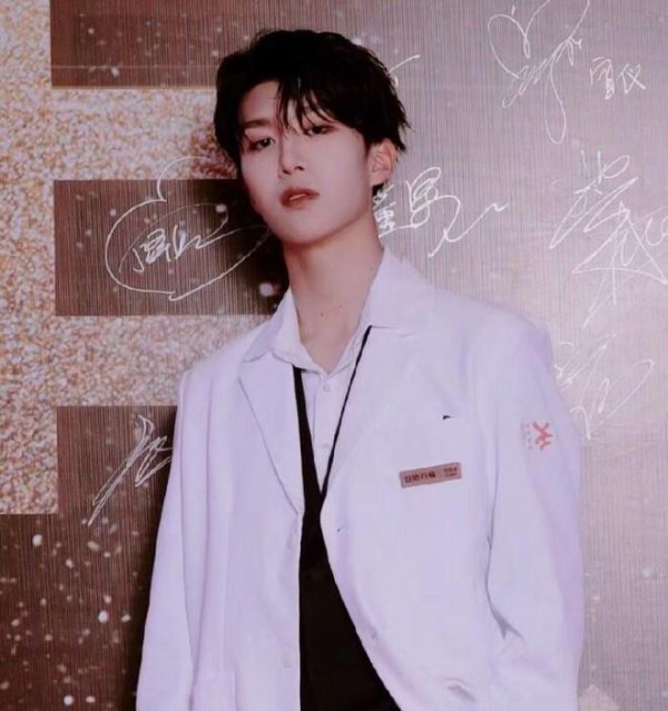 正能量娱乐八卦：范丞丞、任嘉伦、王源、张钧甯、郭麒麟、李易峰