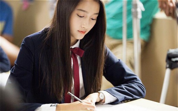 “国民闺女”关晓彤来头这么大：背景深厚，原来除了鹿晗还有他们