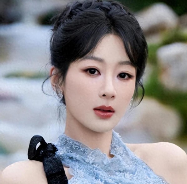 杨紫戏外反差惊人，马思纯爆料震惊网友，她真是这样的人？