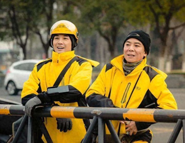 天生没有明星光环，合作赵宝刚也不火，如今终于被董璇带红了