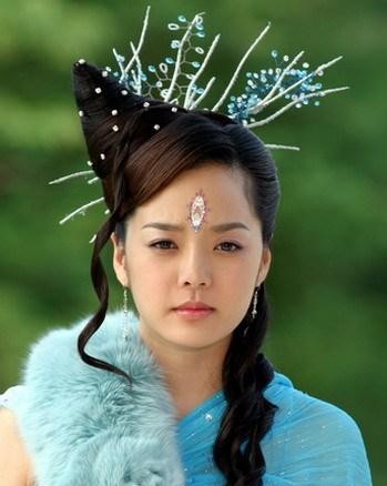 32岁出道14年，杨幂沦为配角，曾比章子怡、巩俐星路顺意