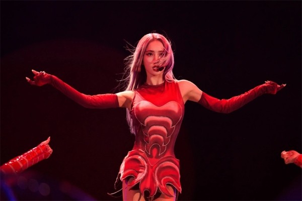 蔡依林杭州大莲花两天连唱 特别定制造型神图频出