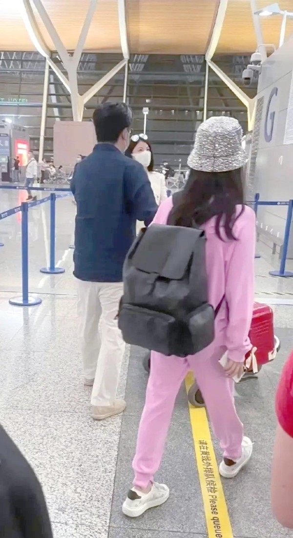 明星动态与家庭动态：近期热点解析