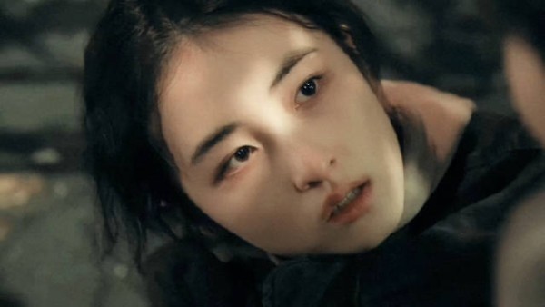 秋雪漫过的冬天 * 柔韧又锋利的眉眼 第一万次感叹最好的皮贴骨年纪!