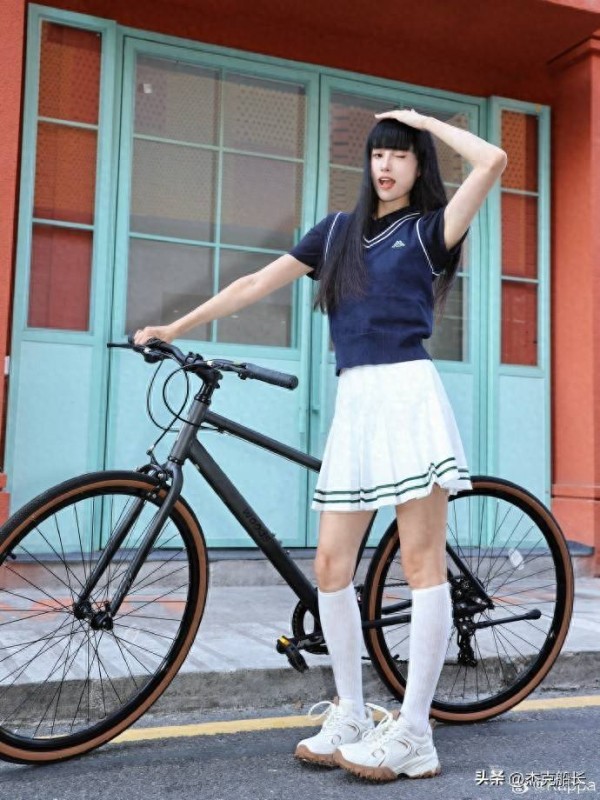 供应链管理:中国网球火出圈,运动类目网球服进入快车道。