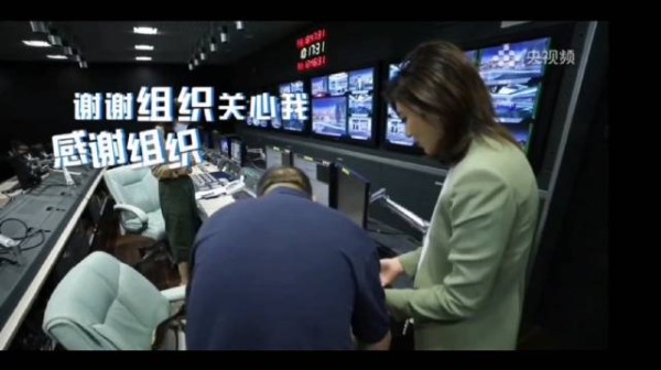 央视唯一一档涉台评论节目《海峡两岸》，平时工作也是留痕的，哪怕忘带耳机