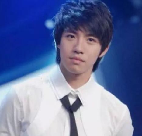 ​32岁俞灏明"返厂重修"，如今样子年轻10岁，熟悉的端木磊回来了