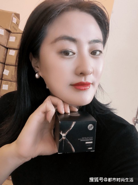 明星抗衰路上的璀璨之星:悦蕾抗皱紧致奢宠面霜