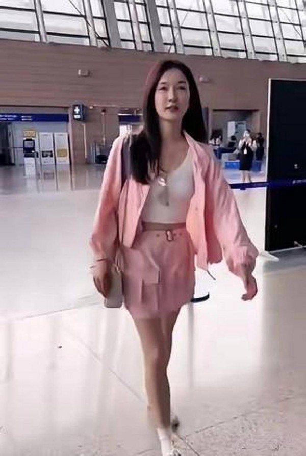 江疏影素颜 真的和路人没啥两样