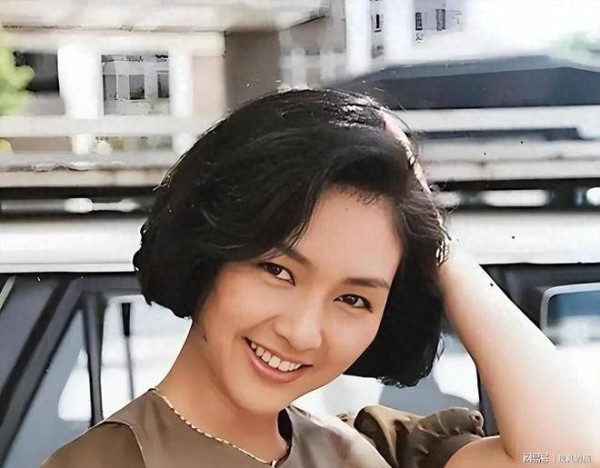 原来这位美女演员早已离世，51岁胃癌而亡，折磨到只有45斤