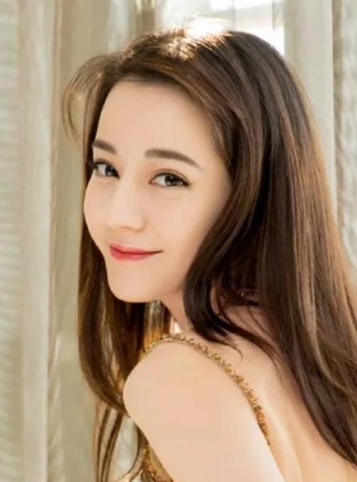 女明星的隐藏钢琴才华:探索她们的音乐世界