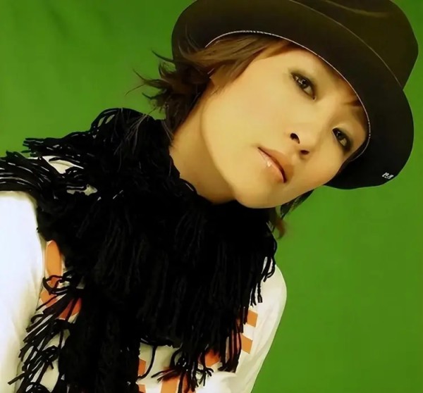 著名歌手陈琳：23岁爆红，39岁从9楼一跃而下，成母亲余生之痛