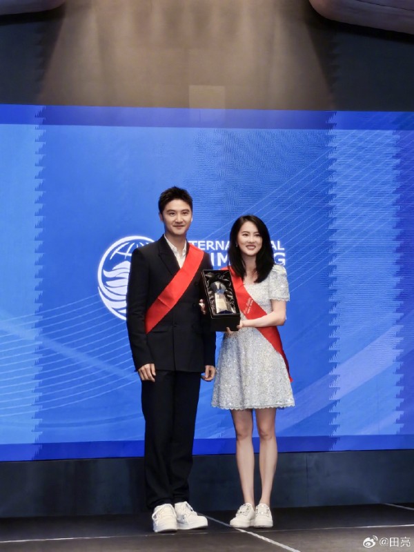 郭晶晶陈若琳获世界殊荣,田亮霍启刚一起见证,周继红田亮罕见合影