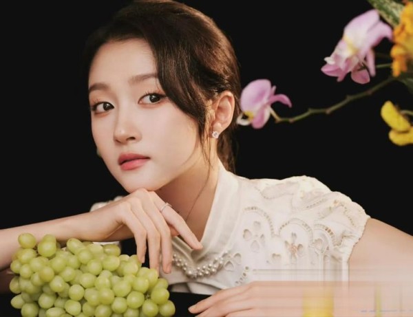 12月艺人行程图曝光!关晓彤全年无休拍戏,杨颖复出试水,跨年晚会为何集体消失?