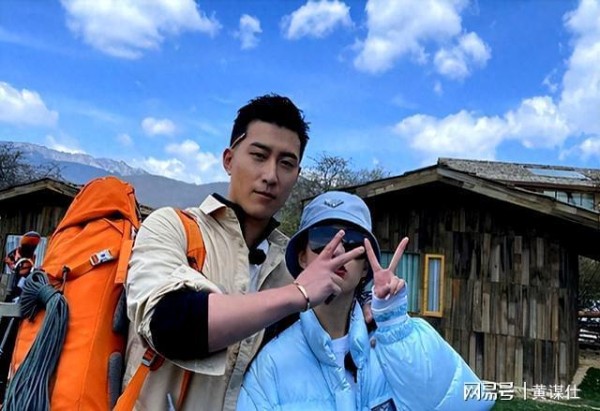 窦骁何超莲不忍了、合体发文，公开回应婚变，网友呼吁向太道歉