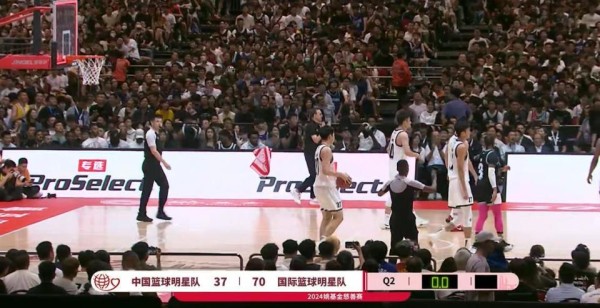 姚基金赛槽点：中国明星队三分29中5+对手放水仍惨败 转播视角被狂喷