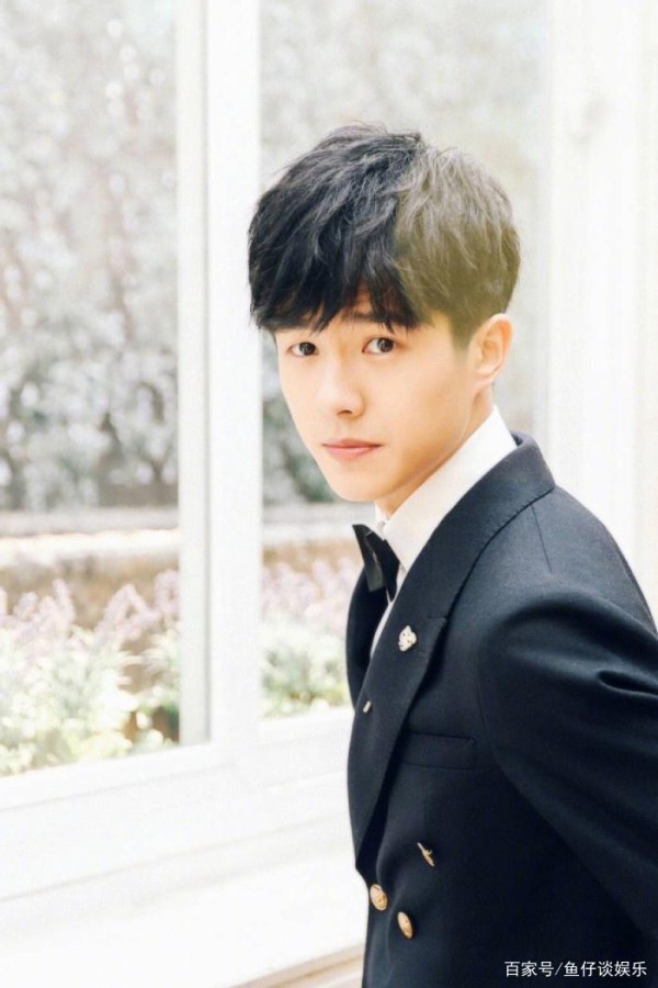 刘昊然对粉丝伸出援手，转大笔医药费助人，粉丝们感动到哭！