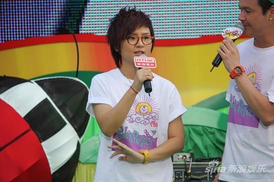 周笔畅表达自己对于环保的理解。